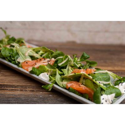 Salad with salmon and avocado