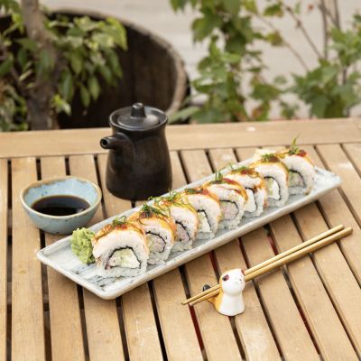 Рол з креветкою, сиром філадельфія та соусом манго-лайм